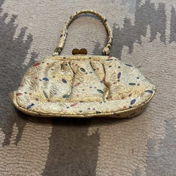Vintage, small purse with gold, multi design, pattern, and silk inside - Picture 2 of 15